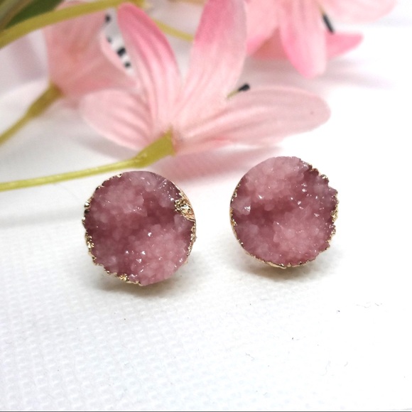 Jewelry - NEW 💎 Pink Druzy Quartz stud earrings